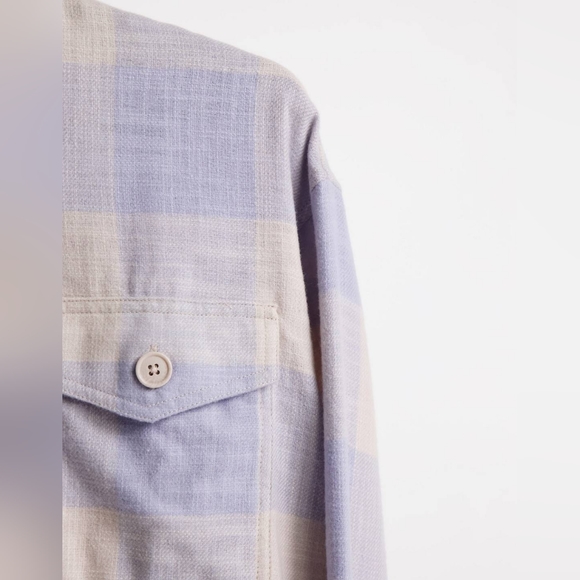 American Eagle Cropped plaid flannel size large - Picture 5 of 5